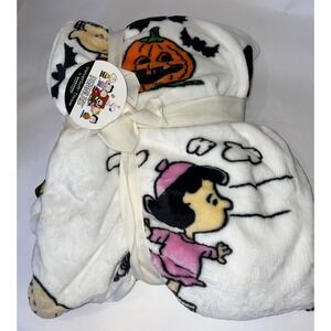 Peanuts Berkshire Velvet Soft Throw Blanket 55" x 70" Snoopy Haloween
